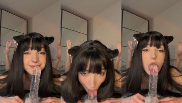 Wannabeyours Strokes Her Dick-Like Toy For A Slow, Steamy Solo Sucking Session